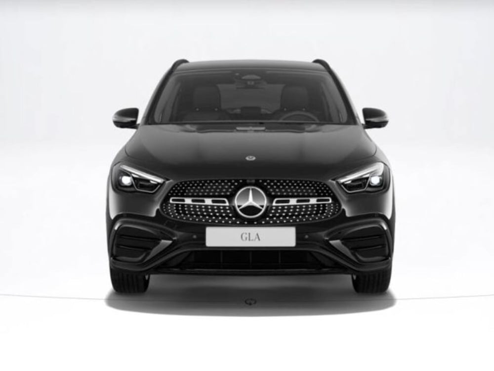 Mercedes-Benz GLA SUV nuova a Verona (3)
