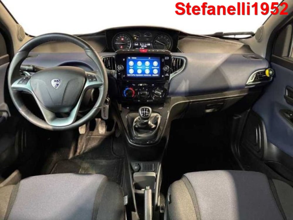 Lancia Ypsilon usata a Bologna (13)