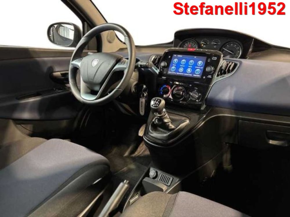 Lancia Ypsilon usata a Bologna (15)