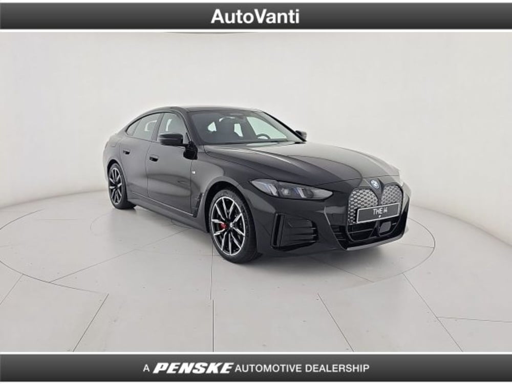BMW i4 nuova a Bologna (6)