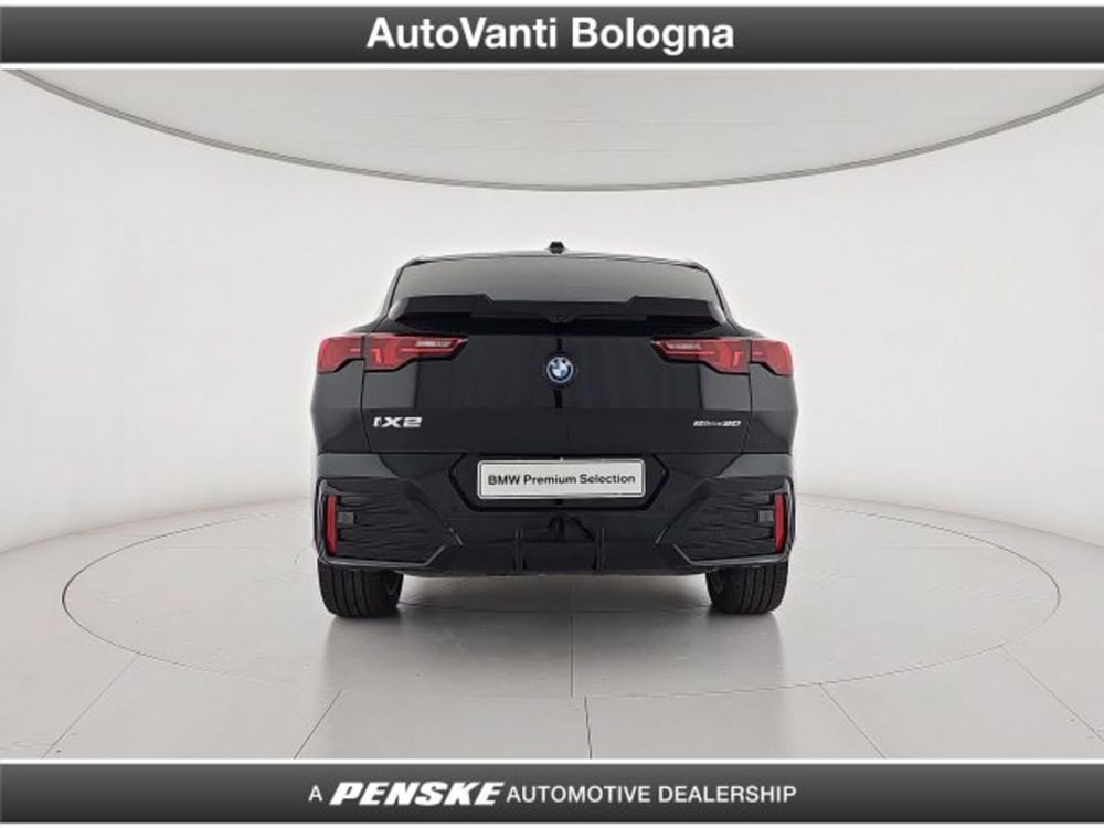 BMW iX2 usata a Bologna (5)