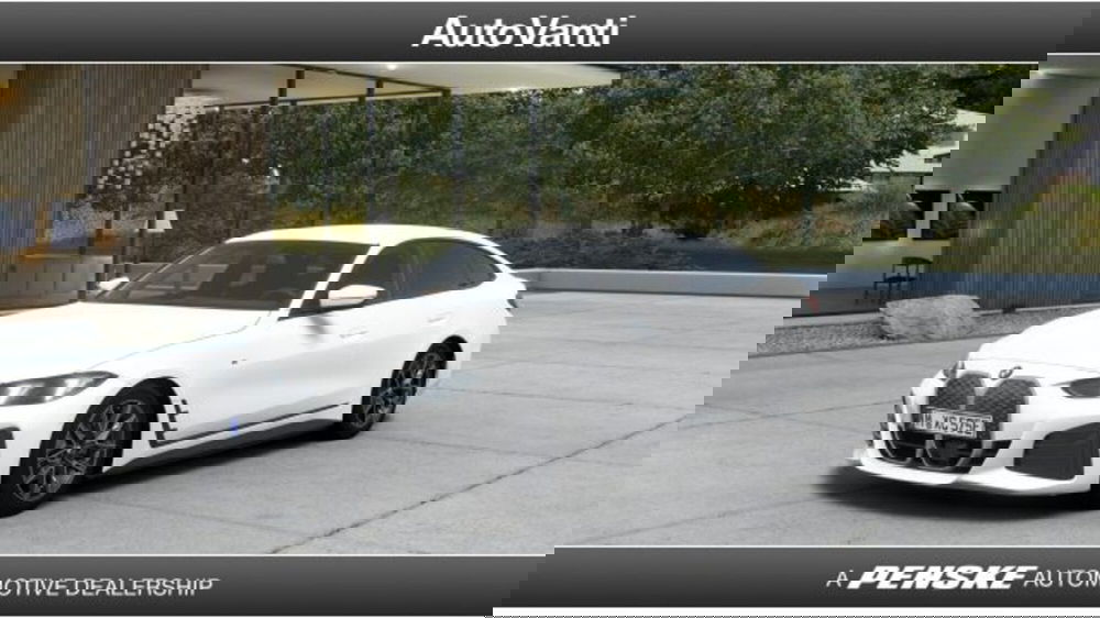 BMW i4 nuova a Bologna