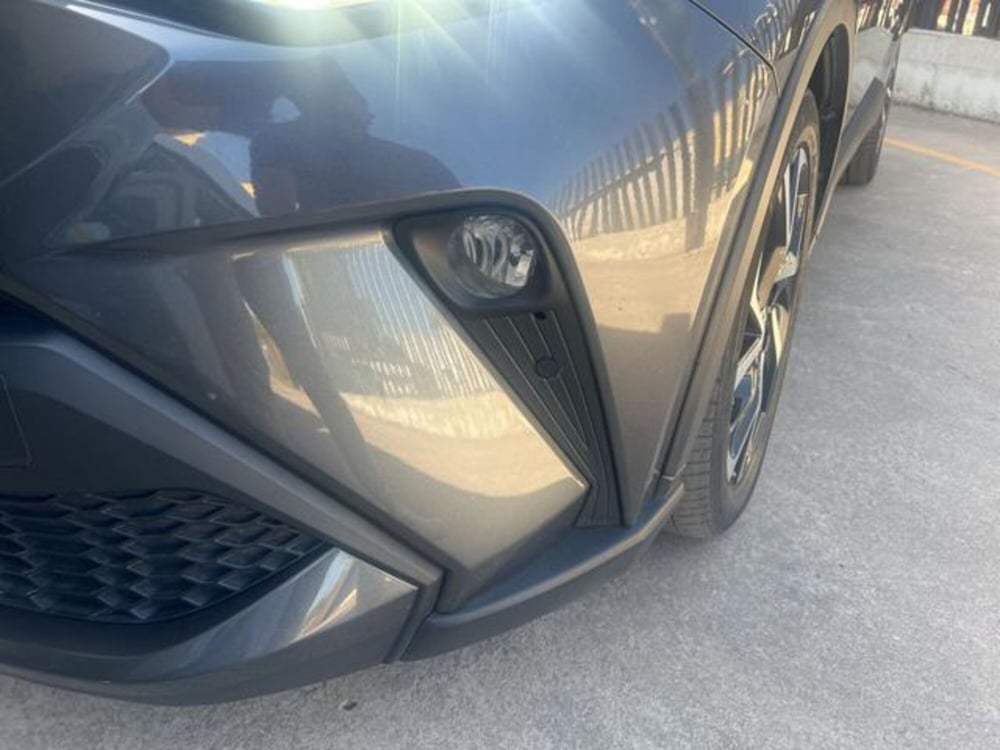 Toyota Toyota C-HR usata a Sassari (10)