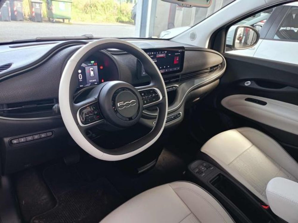 Fiat 500e nuova a Vercelli (13)