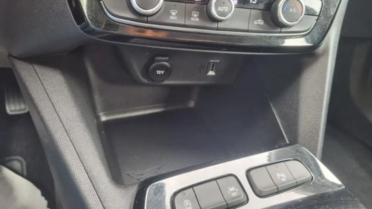 Opel Mokka usata a Savona (9)