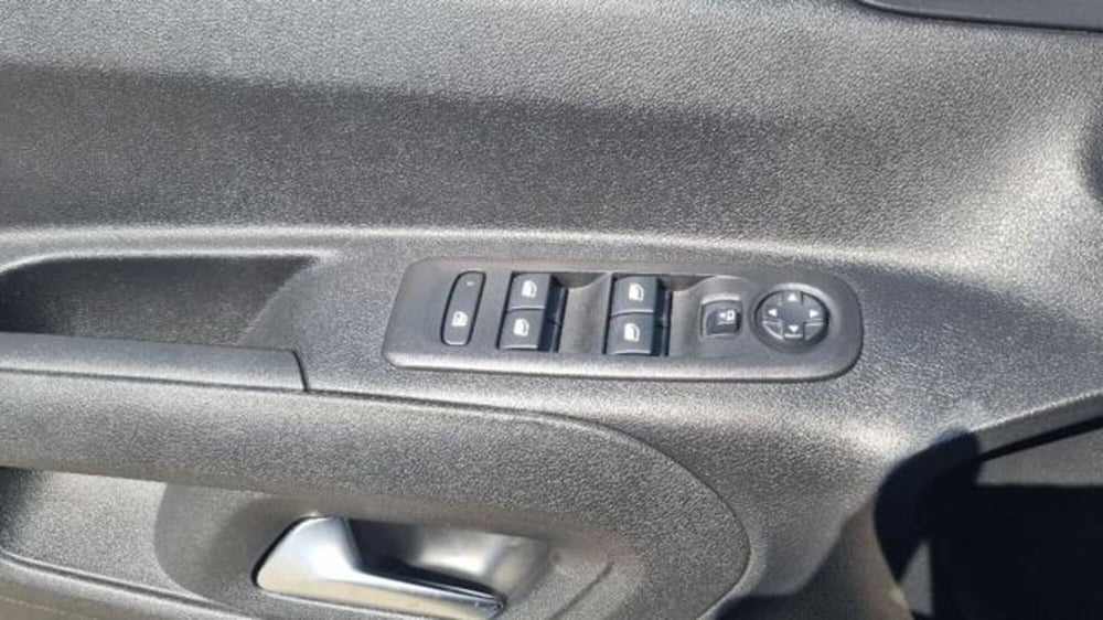 Opel Combo Life usata a Savona (11)