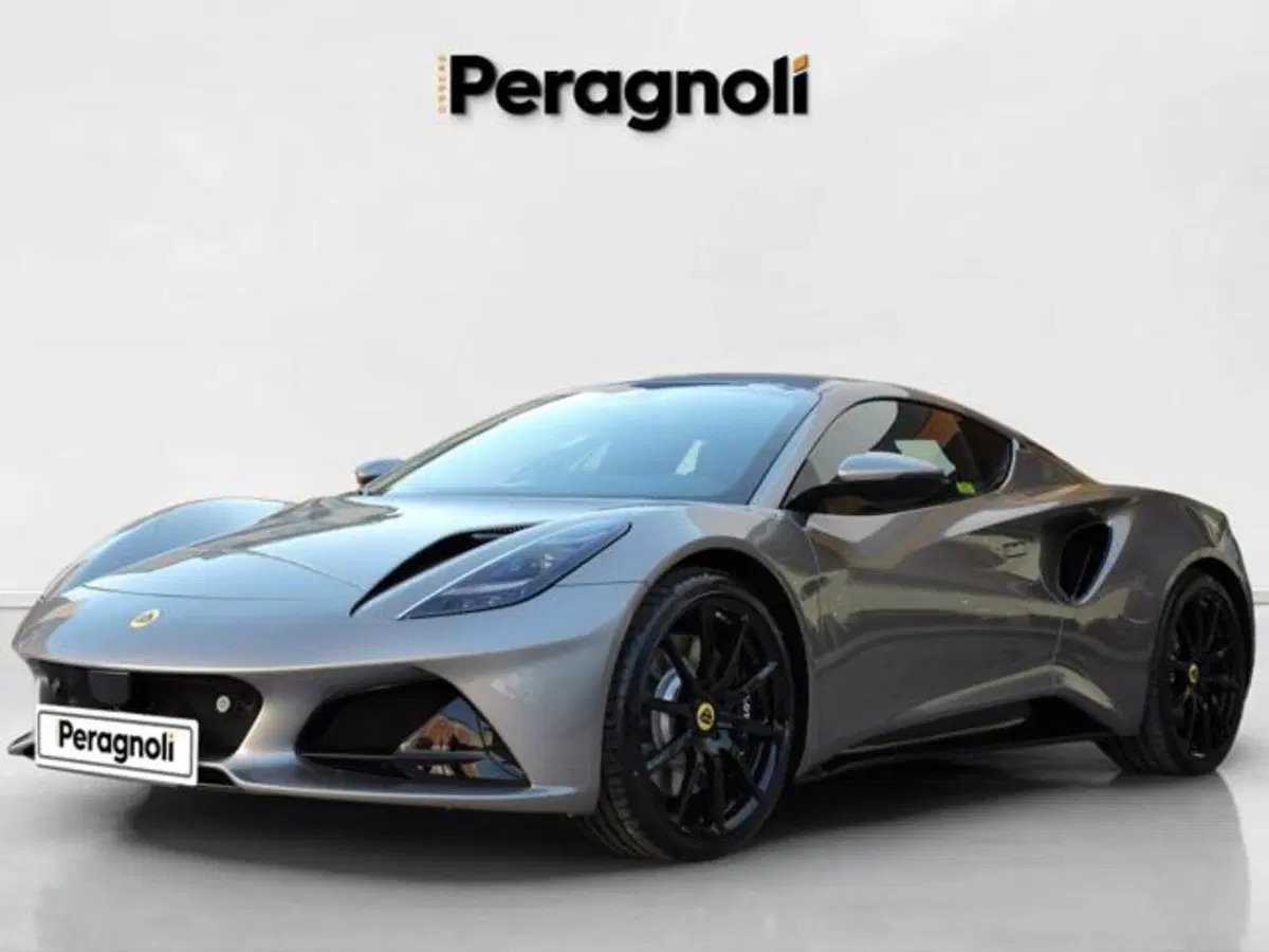 Lotus Emira nuova a Firenze