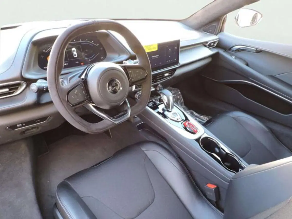 Lotus Emira nuova a Firenze (18)