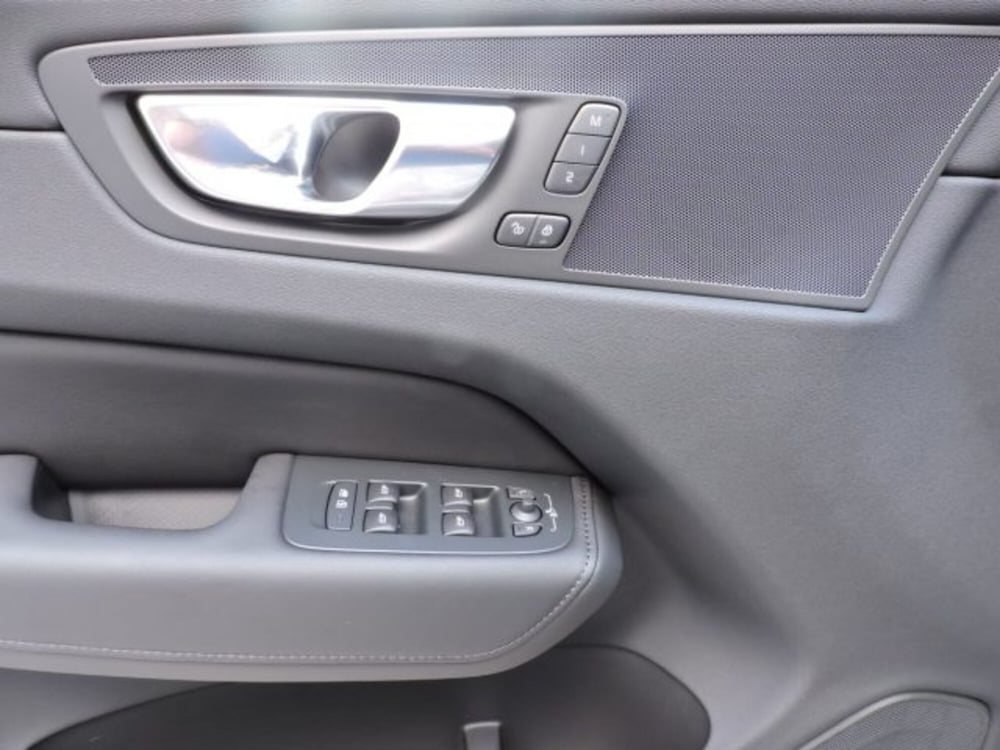 Volvo XC60 nuova a Firenze (14)