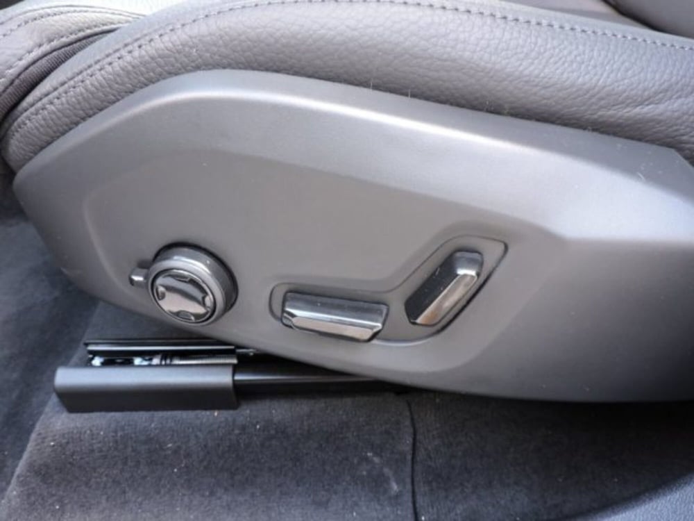 Volvo XC60 nuova a Firenze (17)