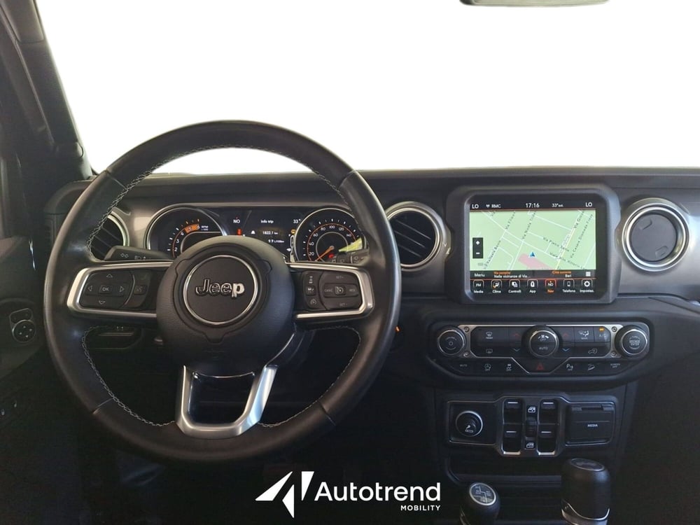 Jeep Wrangler Unlimited usata a Bari (12)