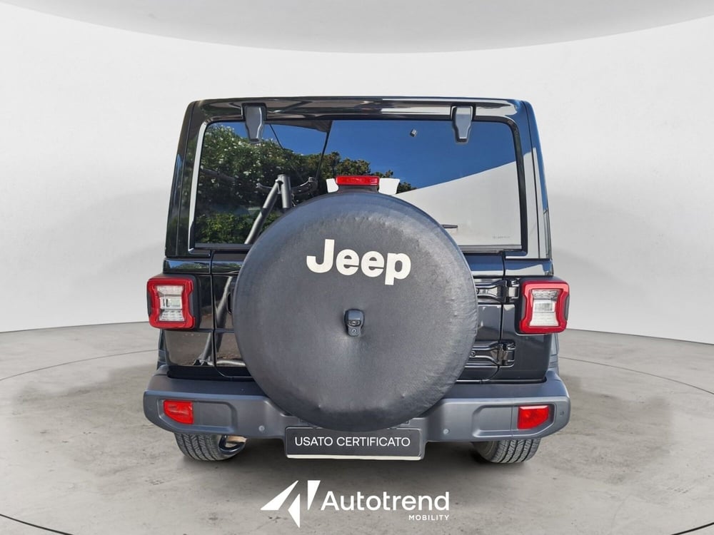 Jeep Wrangler Unlimited usata a Bari (6)