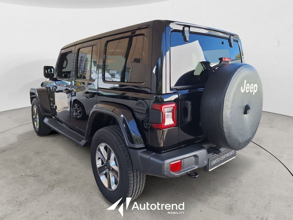 Jeep Wrangler Unlimited usata a Bari (7)
