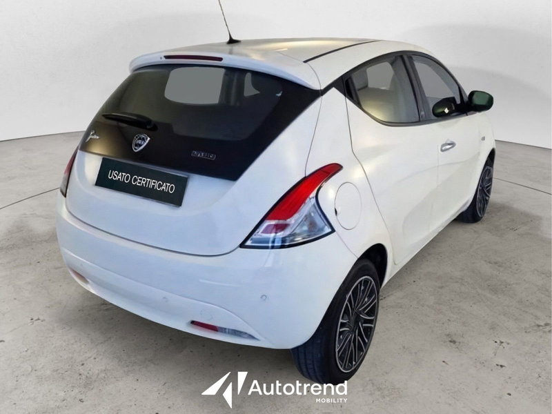 Lancia Ypsilon usata a Bari (2)
