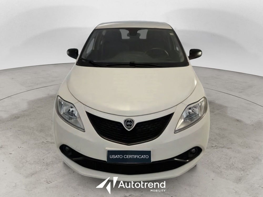 Lancia Ypsilon usata a Bari (3)
