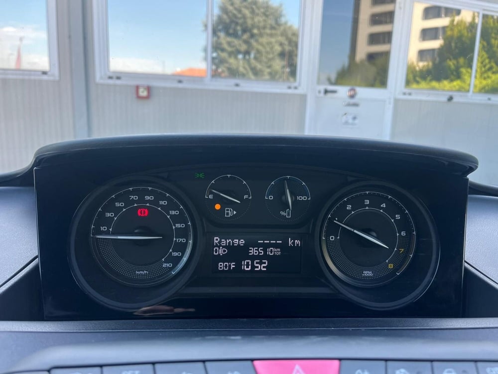 Lancia Ypsilon usata a Milano (19)