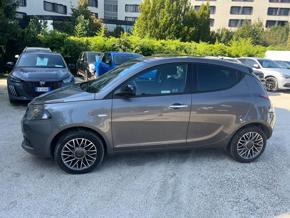 Lancia Ypsilon usata a Milano (4)
