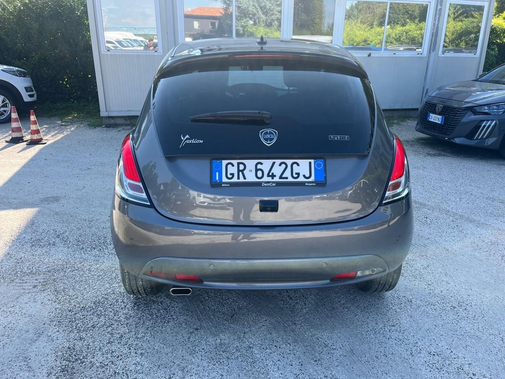 Lancia Ypsilon usata a Milano (8)