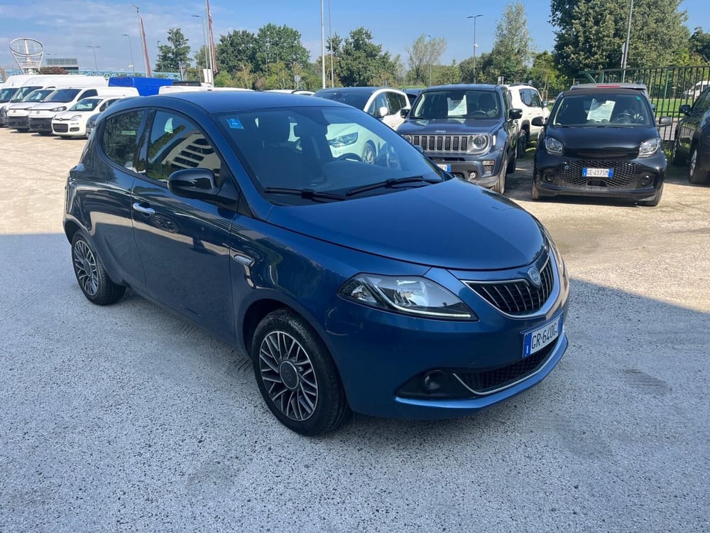 Lancia Ypsilon usata a Milano (3)