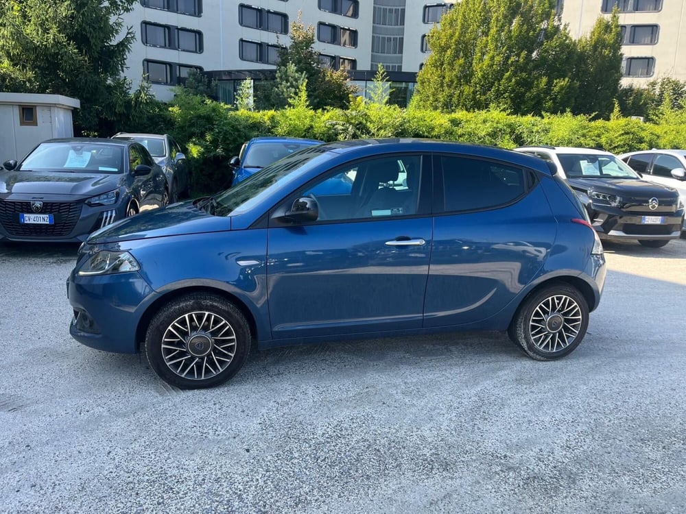 Lancia Ypsilon usata a Milano (4)
