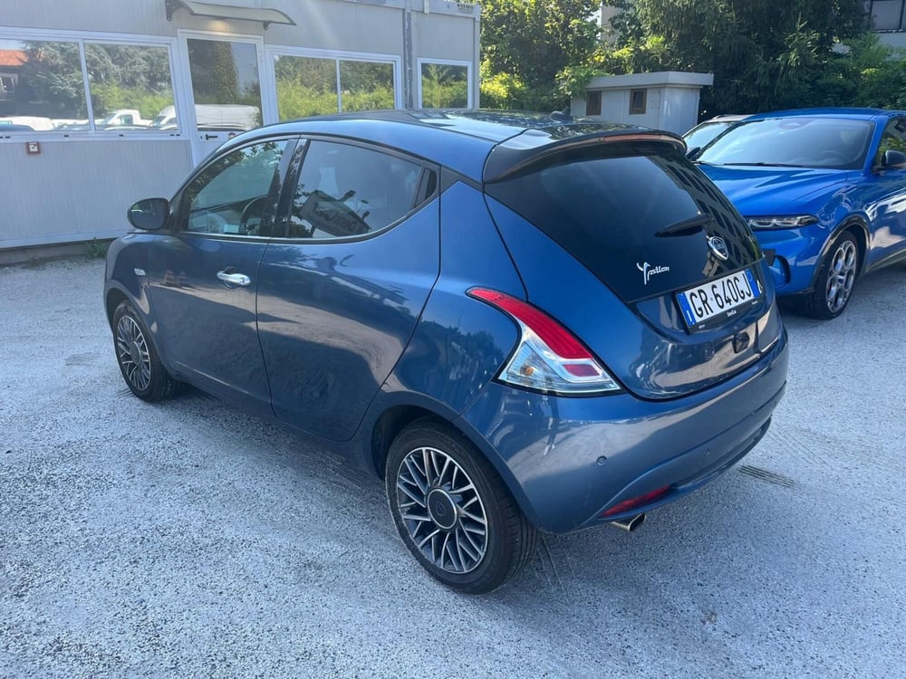 Lancia Ypsilon usata a Milano (5)