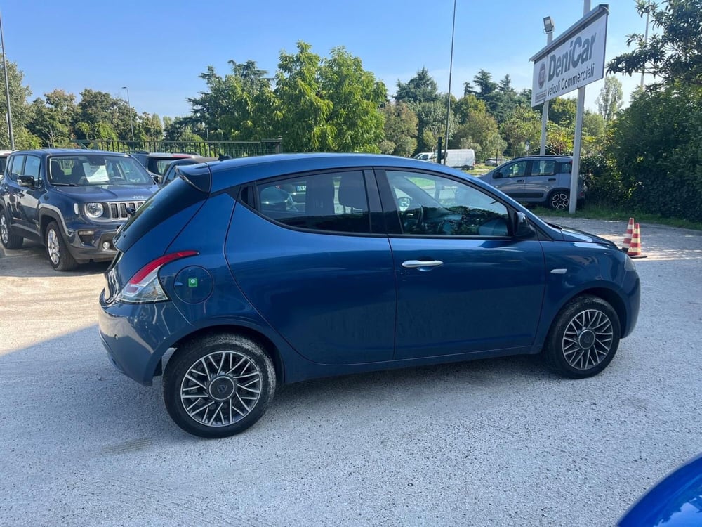 Lancia Ypsilon usata a Milano (6)