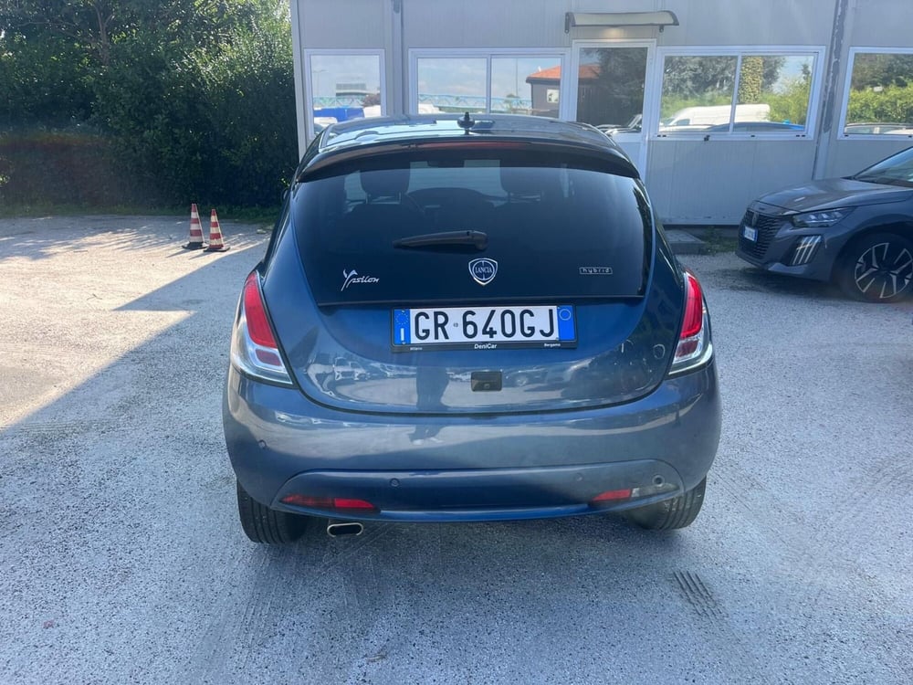 Lancia Ypsilon usata a Milano (8)