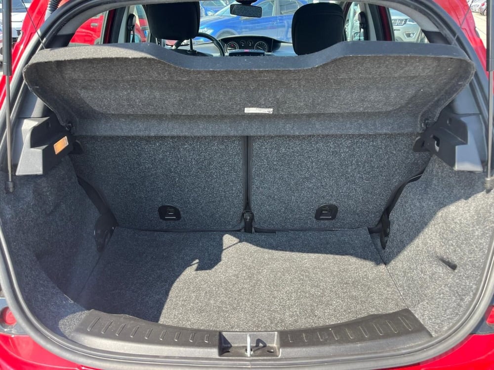 Lancia Ypsilon usata a Milano (10)
