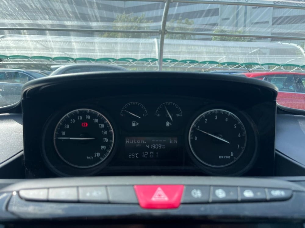 Lancia Ypsilon usata a Milano (19)