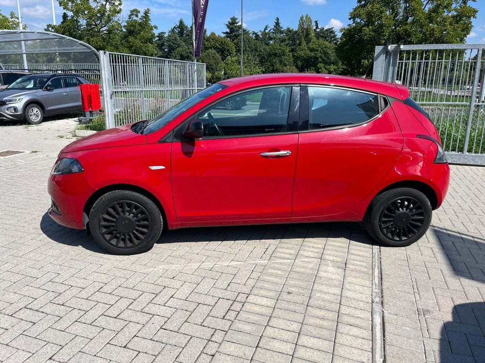 Lancia Ypsilon usata a Milano (4)