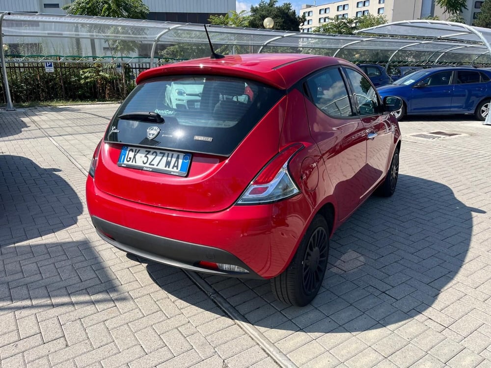 Lancia Ypsilon usata a Milano (7)