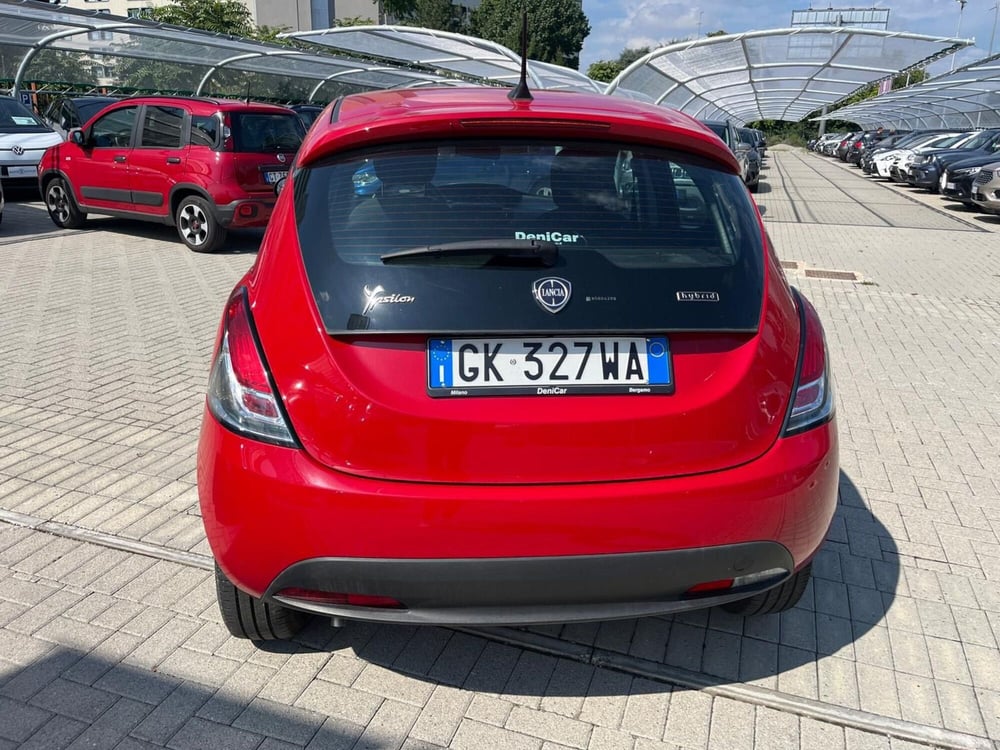 Lancia Ypsilon usata a Milano (8)