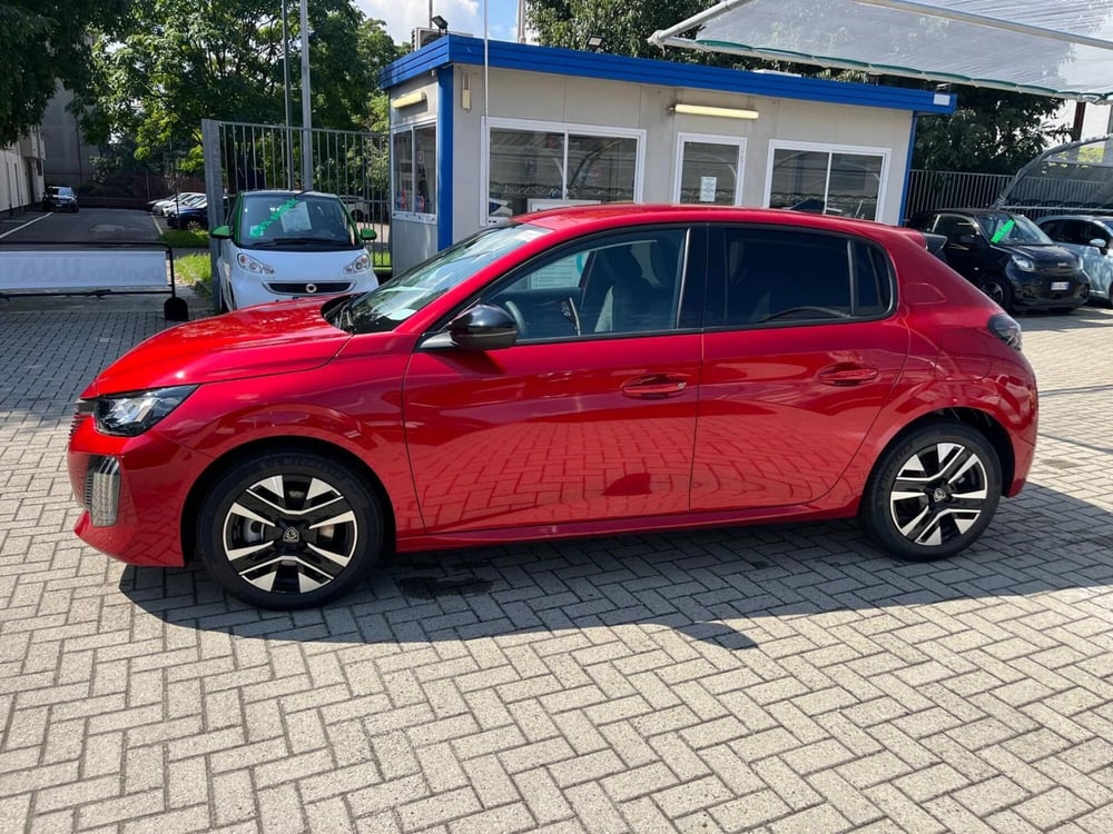 Peugeot 208 nuova a Milano (4)