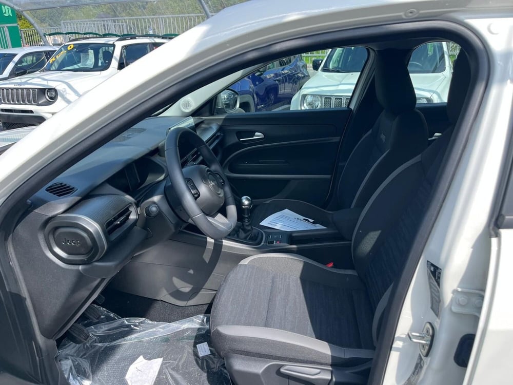 Jeep Avenger nuova a Milano (11)