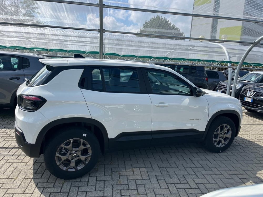Jeep Avenger nuova a Milano (5)