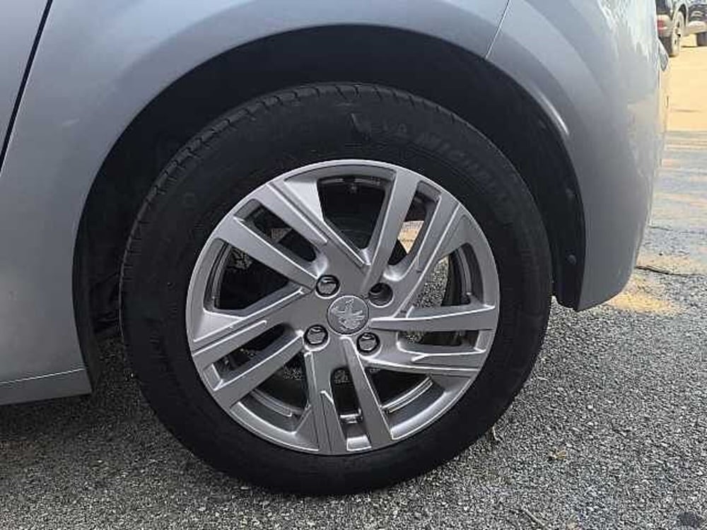 Peugeot 208 usata a Perugia (11)