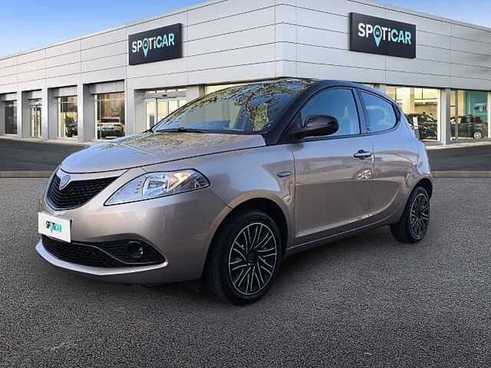 Lancia Ypsilon usata a Perugia