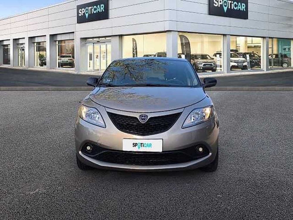 Lancia Ypsilon usata a Perugia (2)