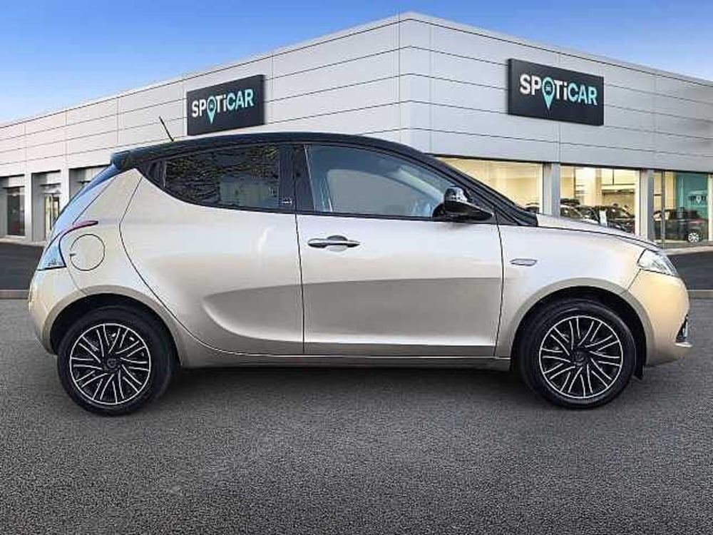 Lancia Ypsilon usata a Perugia (4)