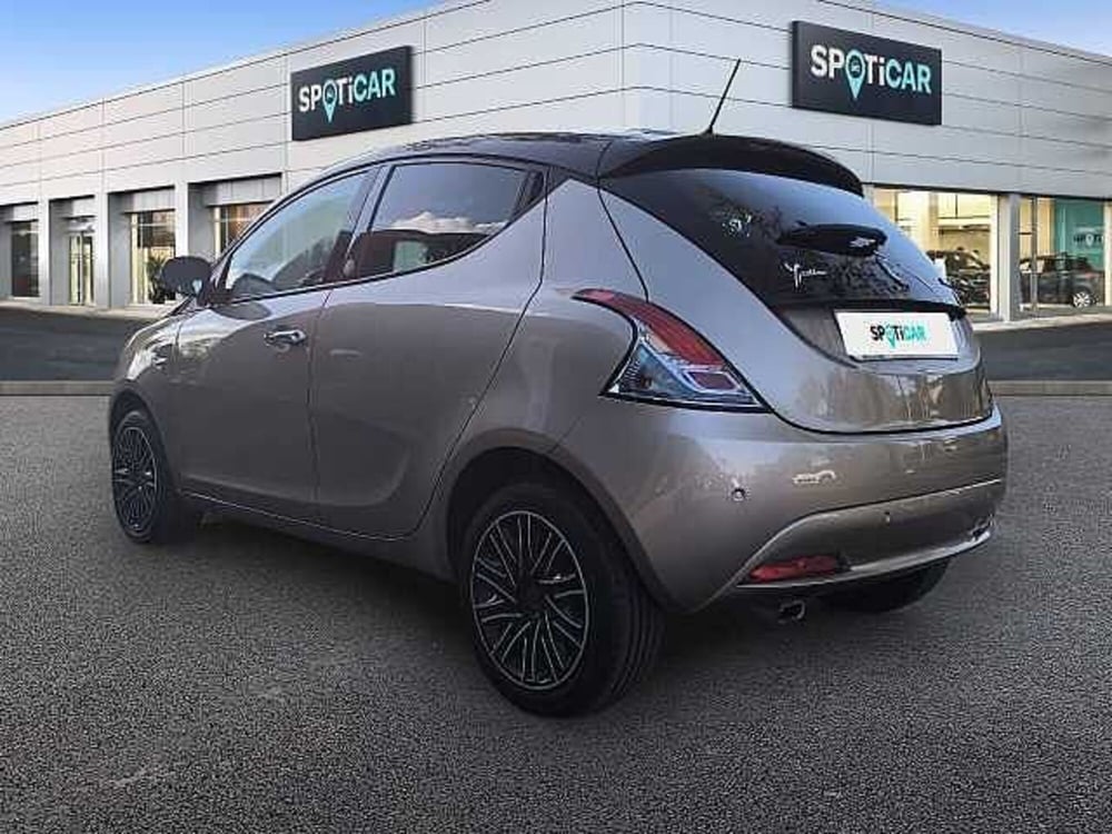 Lancia Ypsilon usata a Perugia (7)