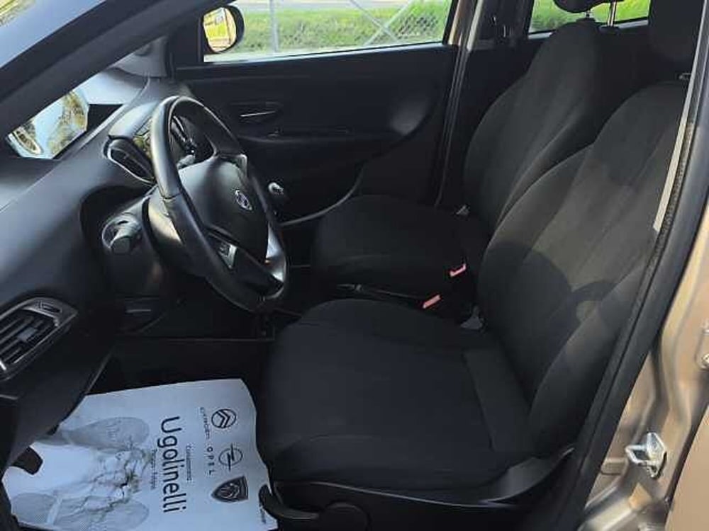 Lancia Ypsilon usata a Perugia (9)