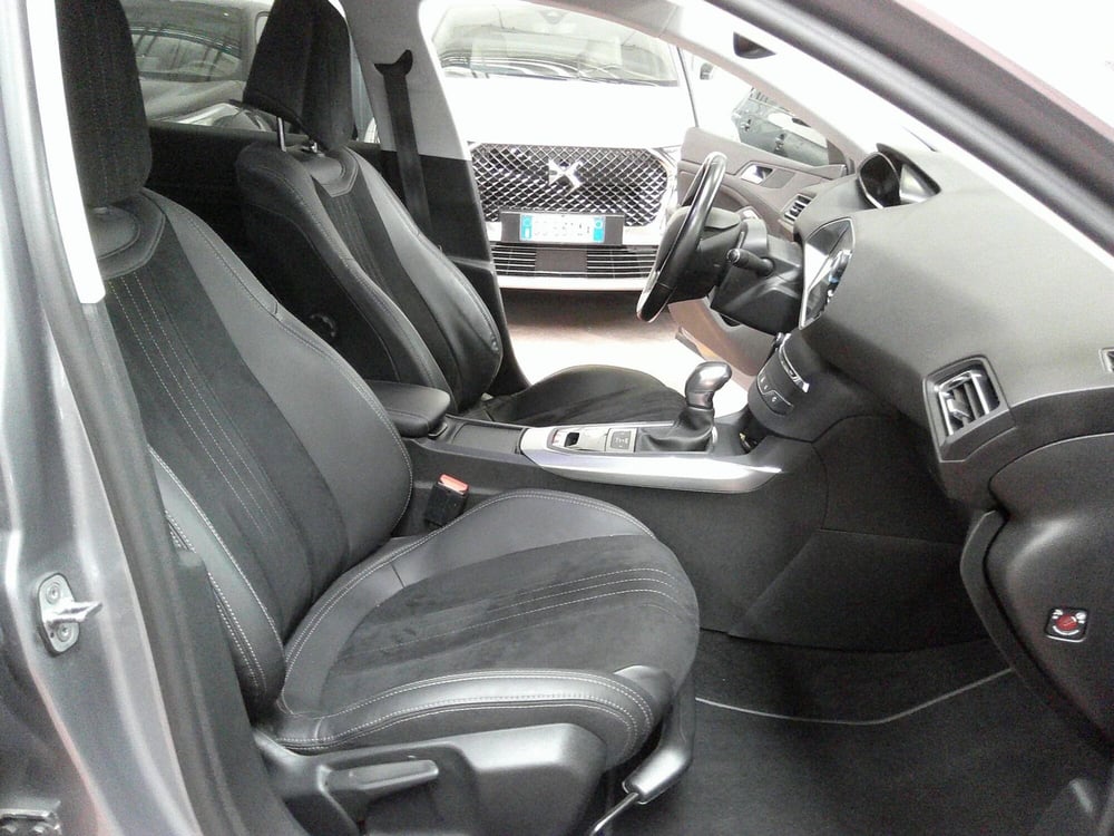 Peugeot 308 SW usata a Treviso (14)