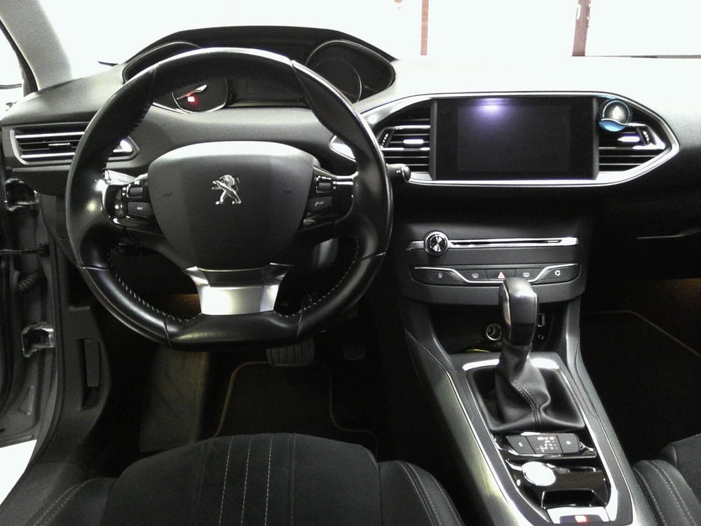 Peugeot 308 SW usata a Treviso (15)