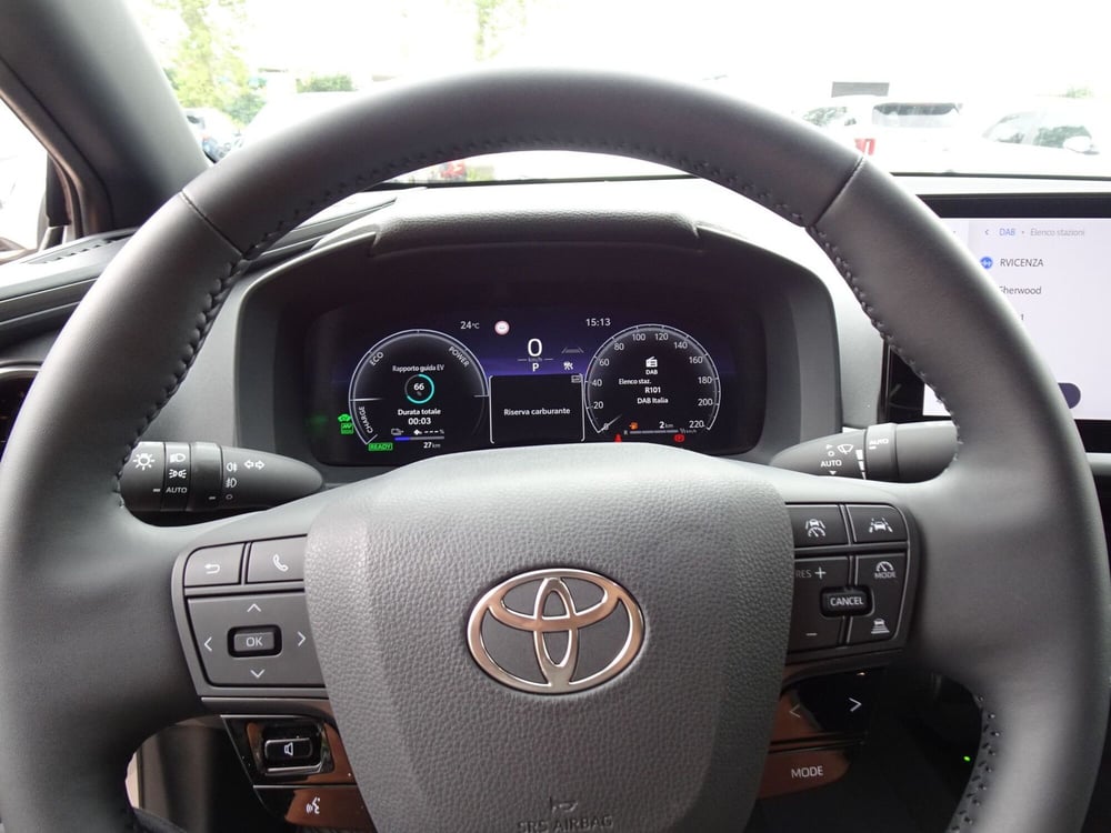 Toyota Toyota C-HR nuova a Treviso (15)