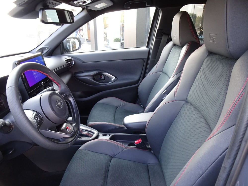 Toyota Yaris Cross nuova a Treviso (11)
