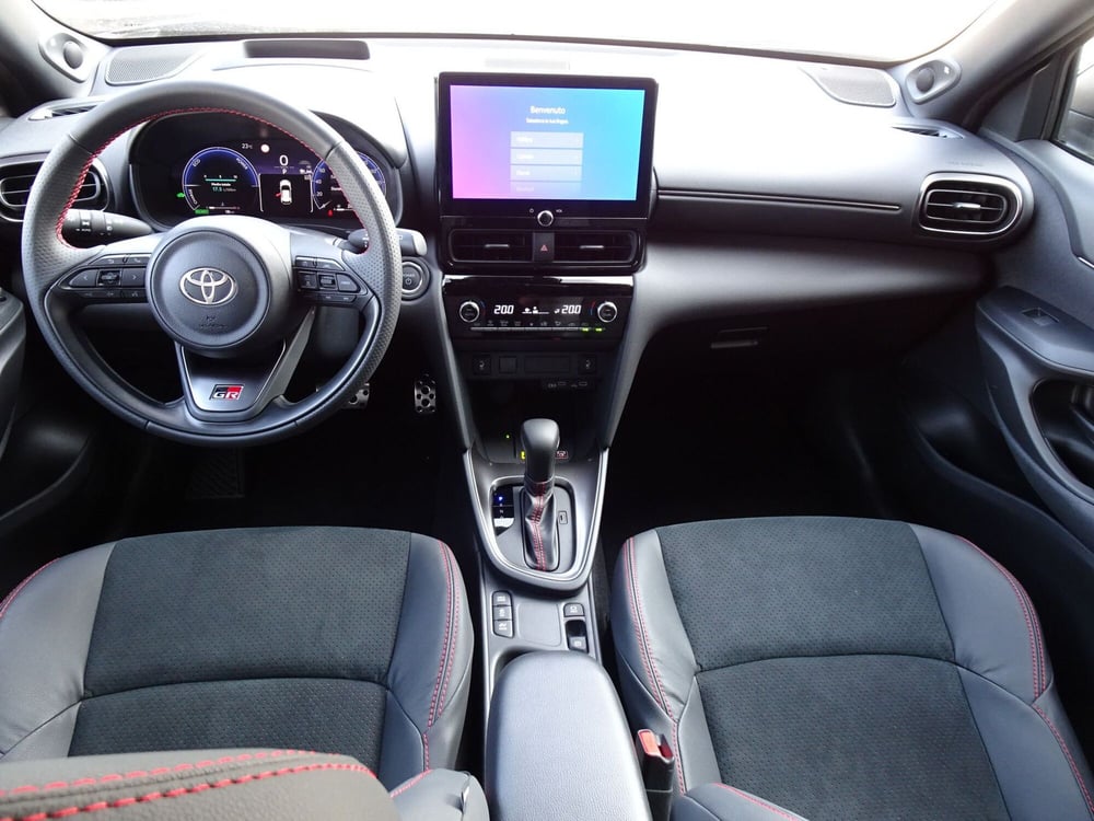 Toyota Yaris Cross nuova a Treviso (14)