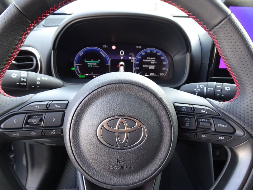 Toyota Yaris Cross nuova a Treviso (15)