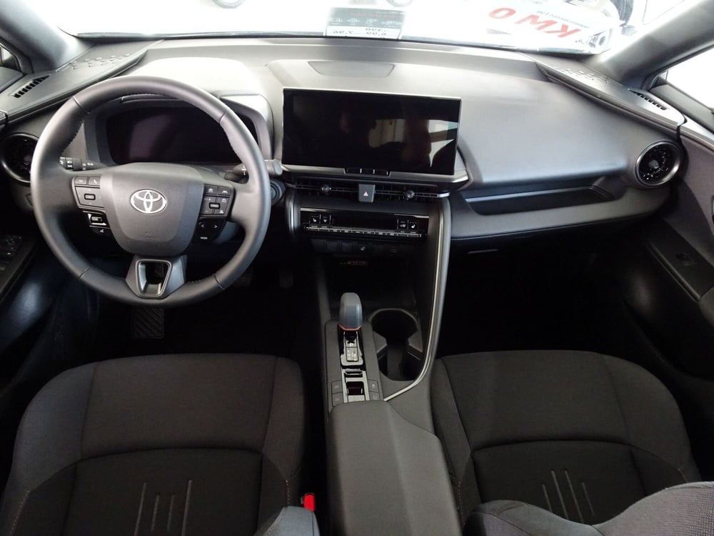 Toyota Toyota C-HR nuova a Treviso (13)