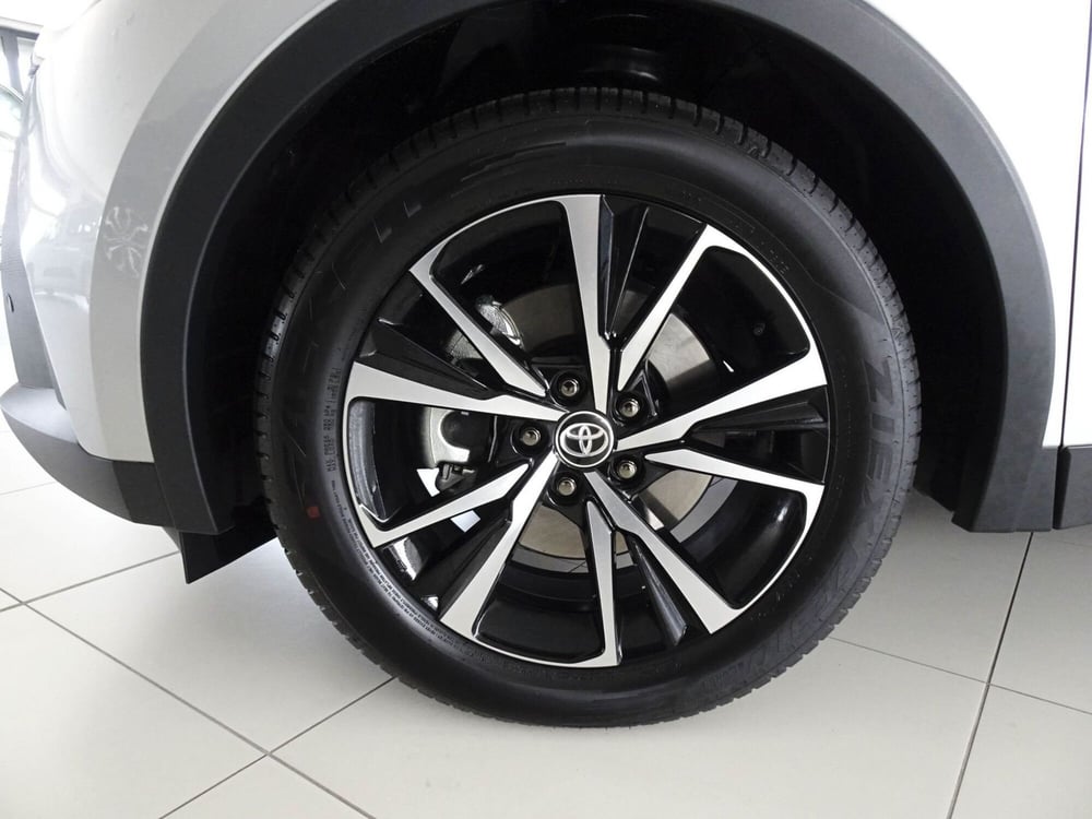 Toyota Toyota C-HR nuova a Treviso (9)
