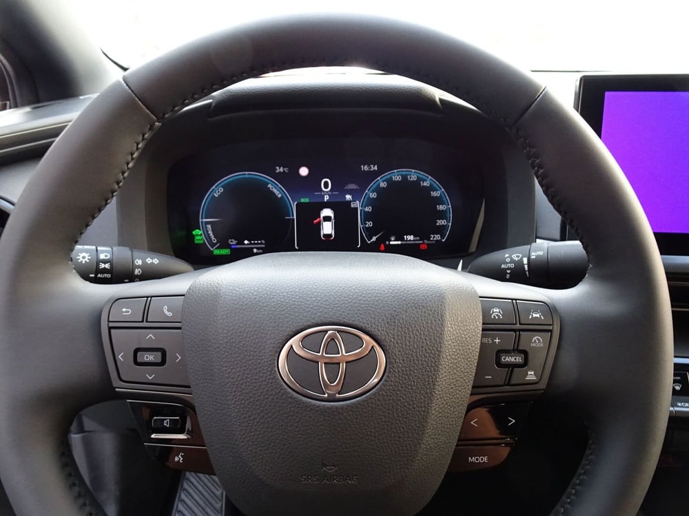 Toyota Toyota C-HR nuova a Treviso (14)